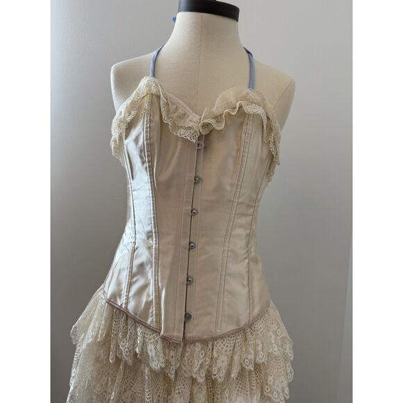 Handmade Marie Antoniette costume/cosplay - Picture 7 of 12